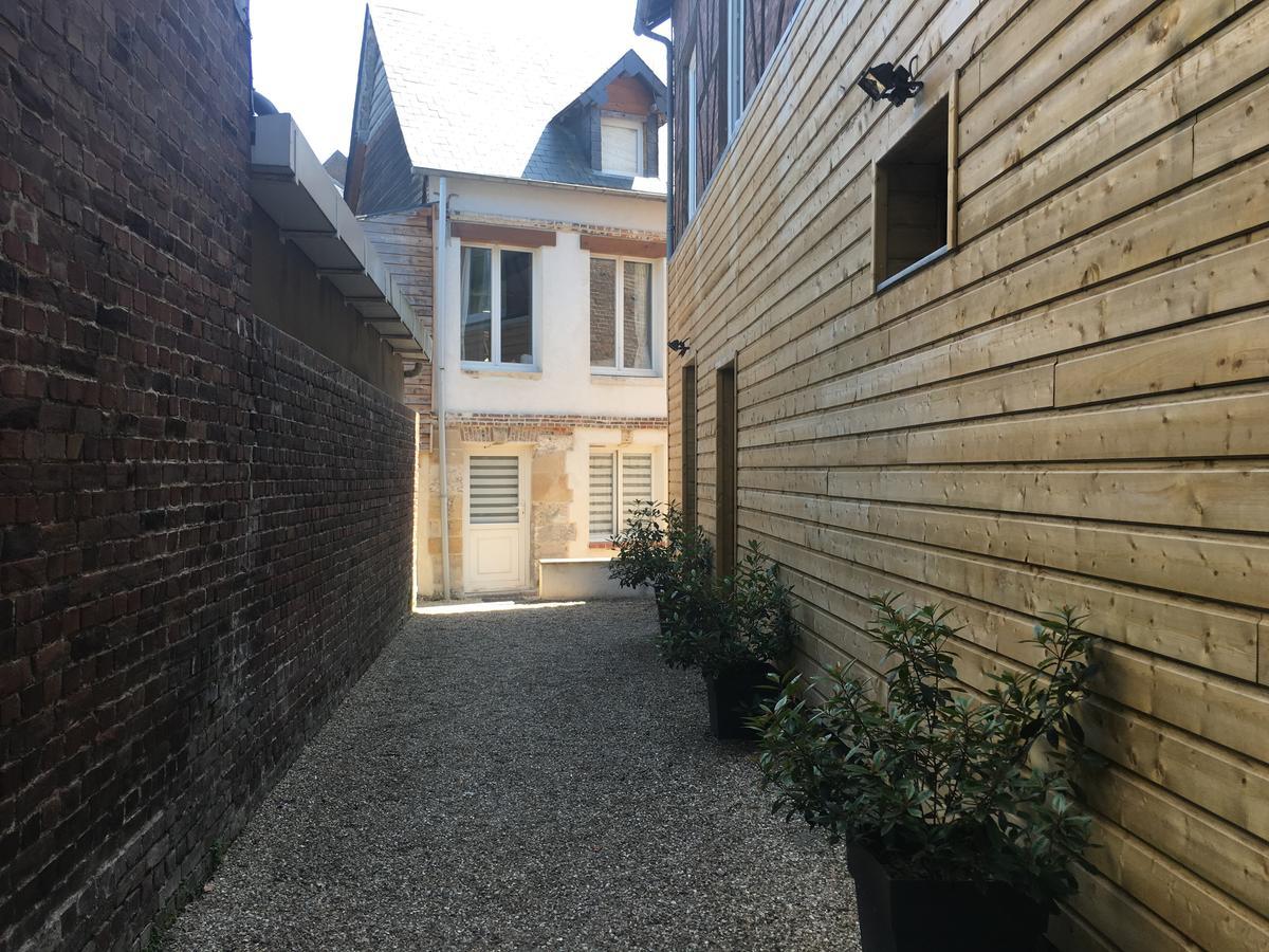 Les Gites De Claire Honfleur Eksteriør billede